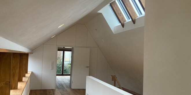 einzigartige Raumlandschaft, Dachlandschaft, Einbaumöbel, lichtdurchflutet, Dachfenster, Dachflächenfenster